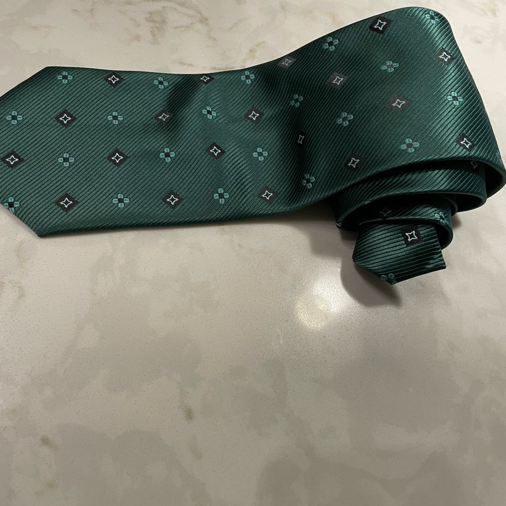 Giorgio Armani Silk Tie. Luxurious.